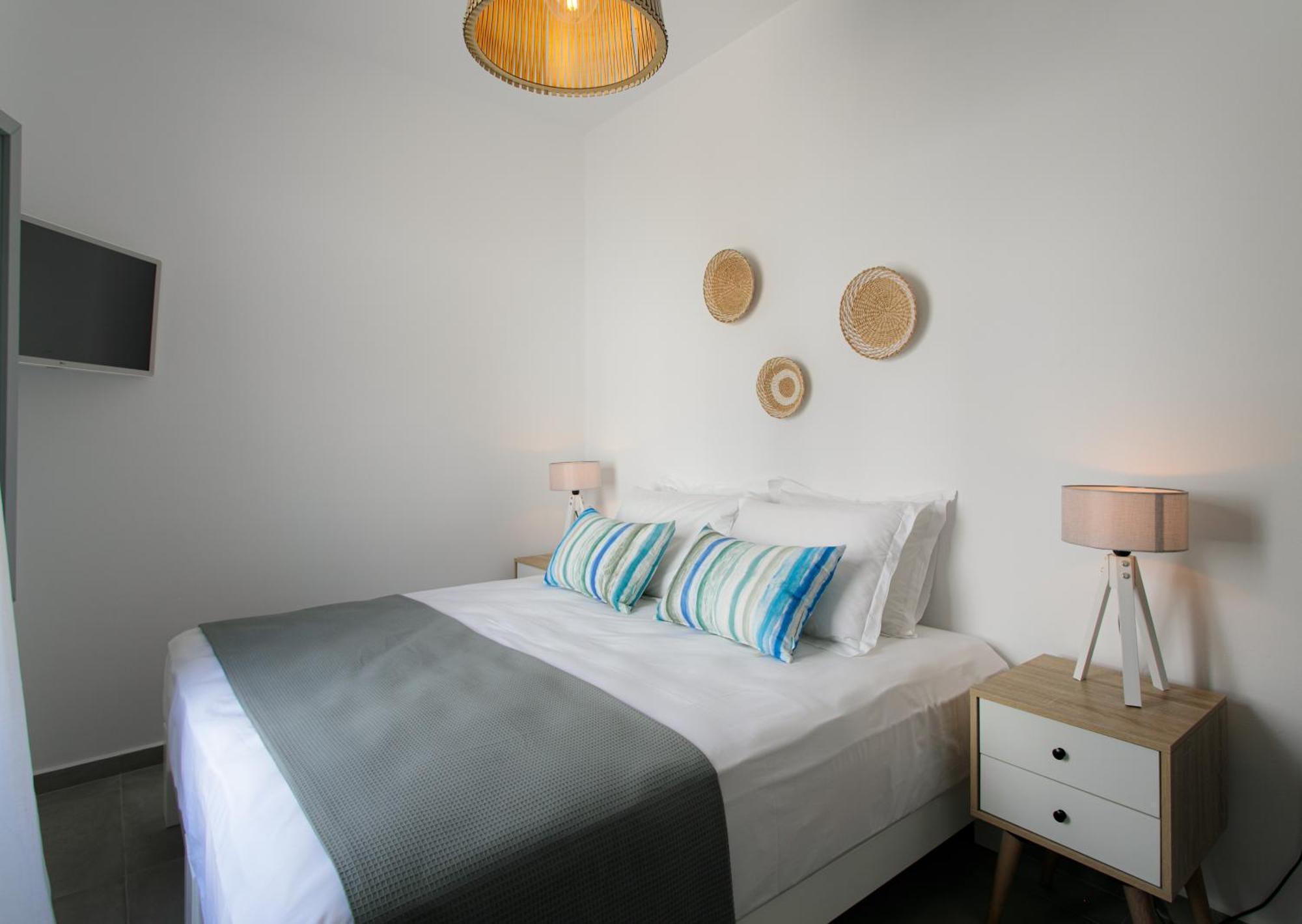 Seanfinity Beachfront Suites Mikri Vigla Zimmer foto