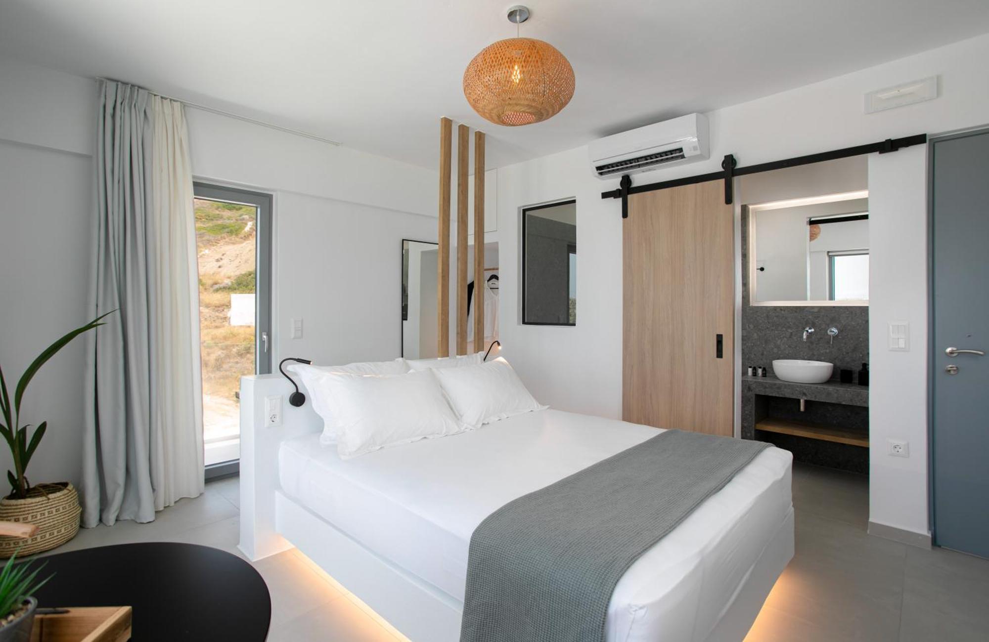 Seanfinity Beachfront Suites Mikri Vigla Zimmer foto